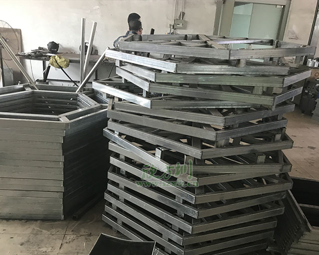 ?？诨疖囌菊九_花盆垃圾桶生產工藝